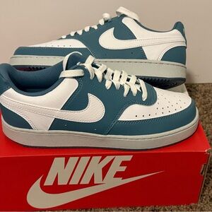 Nike Court Women’s Sneakers (size 7.5)